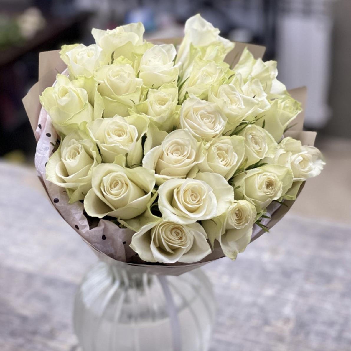 Белоснежные розы Кения 25 шт